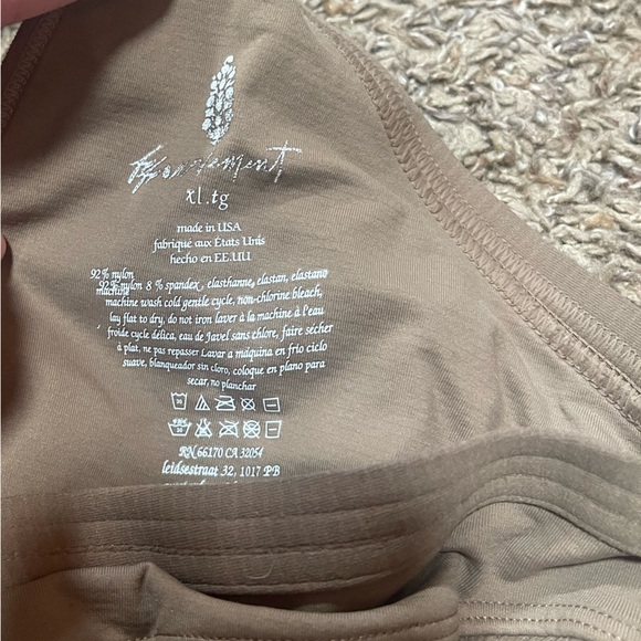 Seamless Tan Sports Bra - Picture 4 of 5